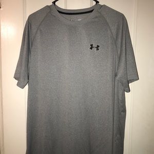 Men’s Under Armour heat gear T-shirt